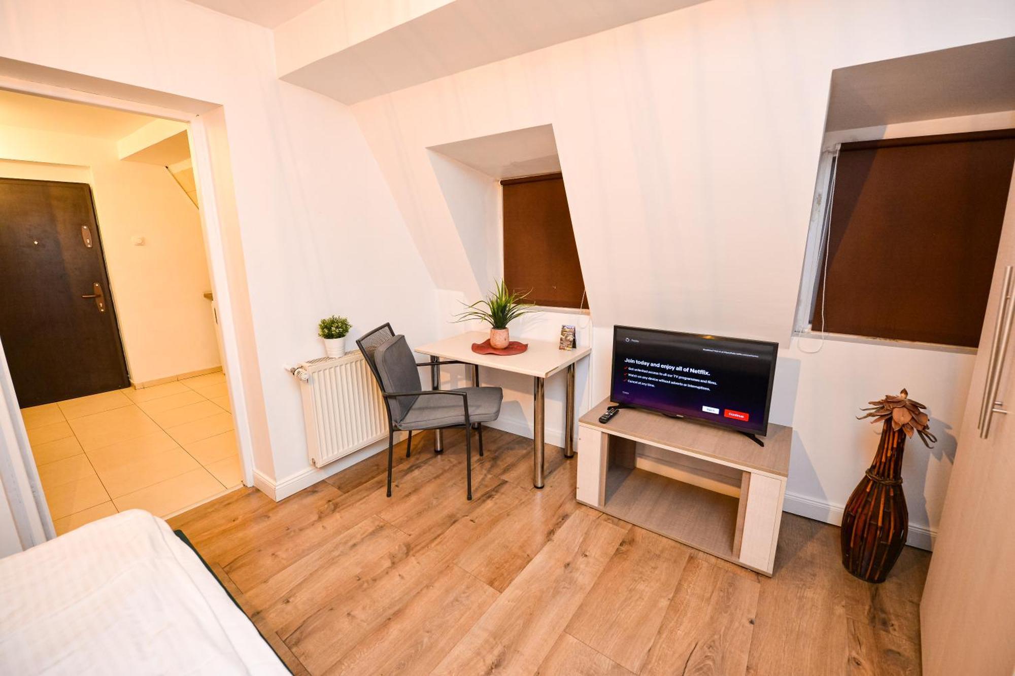 Bucharest Last Minute Accommodation Luaran gambar